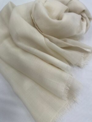 Wool gauze shawl close